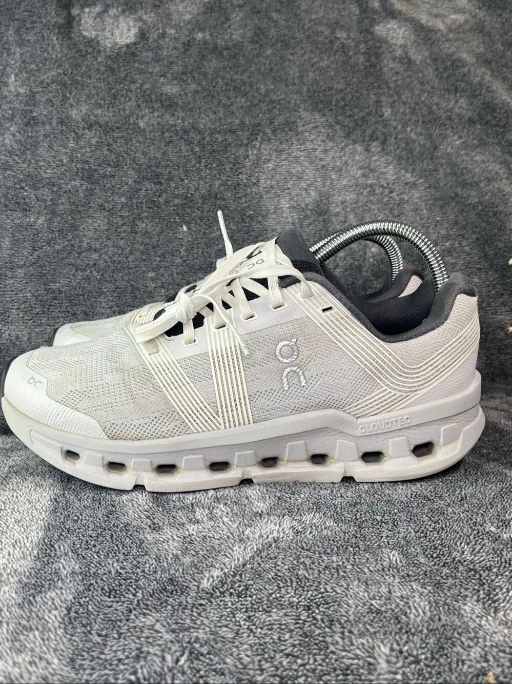 On Cloudsurfer Women's Size 9 Running Shoes White / Grey - Cushioning Sneakers